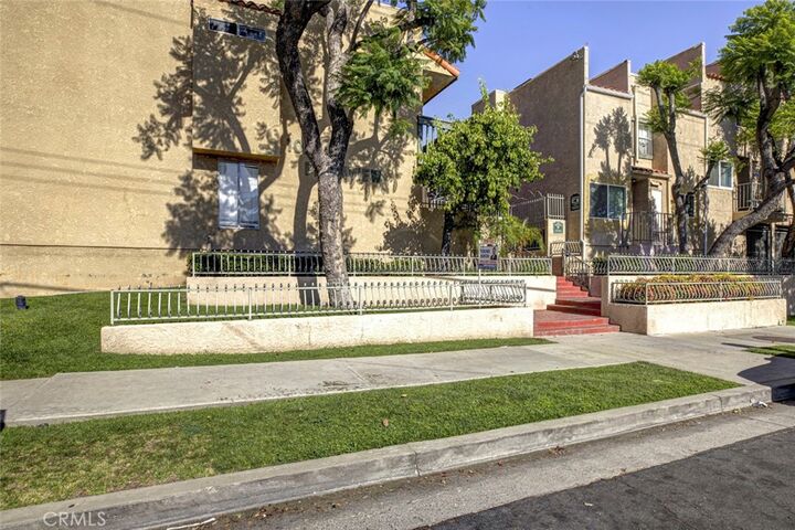 Property Photo:  10260 Plainview Avenue 22  CA 91042 