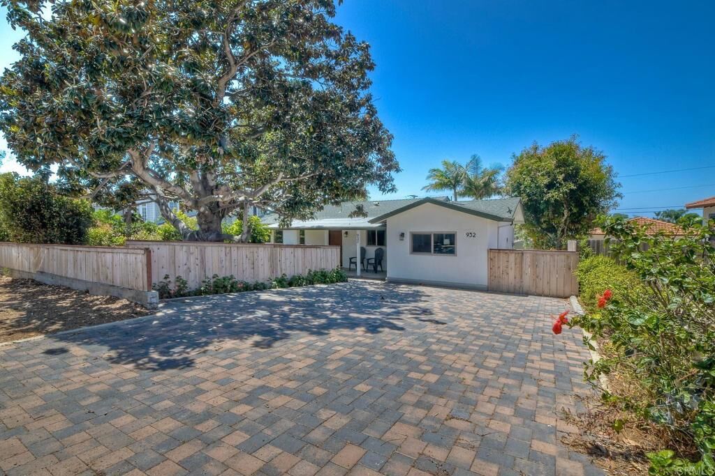 Property Photo:  932 Stratford Drive  CA 92024 