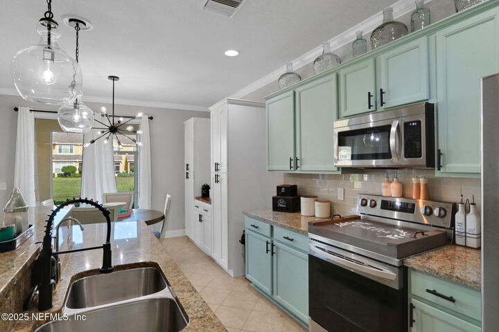 Property Photo:  14163 Mahogany Avenue  FL 32258 