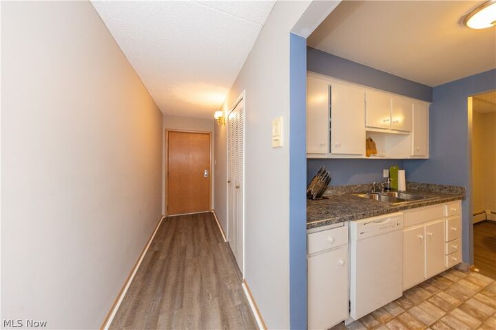 Property Photo:  521 Tollis Parkway 288  OH 44147 