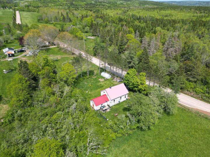 107 Upper Pembroke Road — photo 1