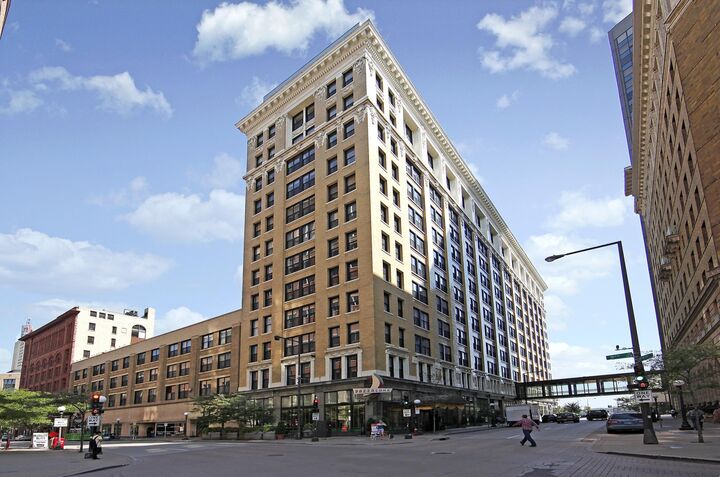 Property Photo:  350 Saint Peter Street 606  MN 55102 