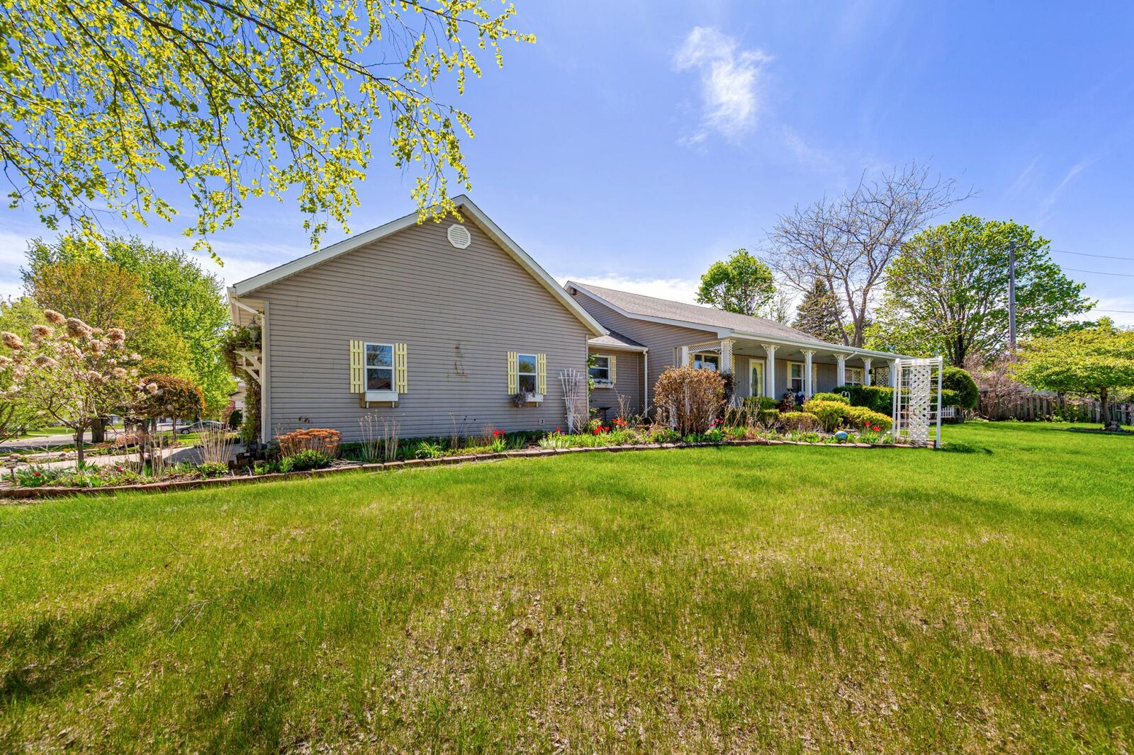 Property Photo:  385 22nd Street SE  MN 55060 