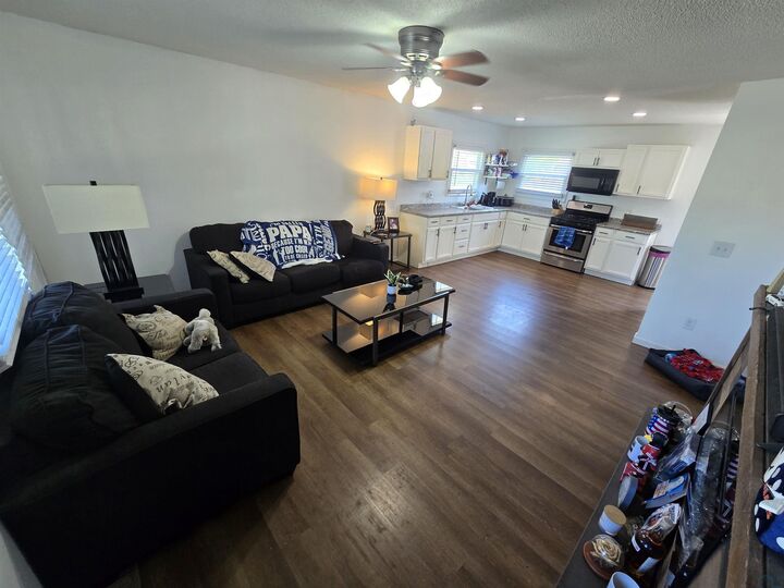 Property Photo:  2136 Hanford St  IA 51109 