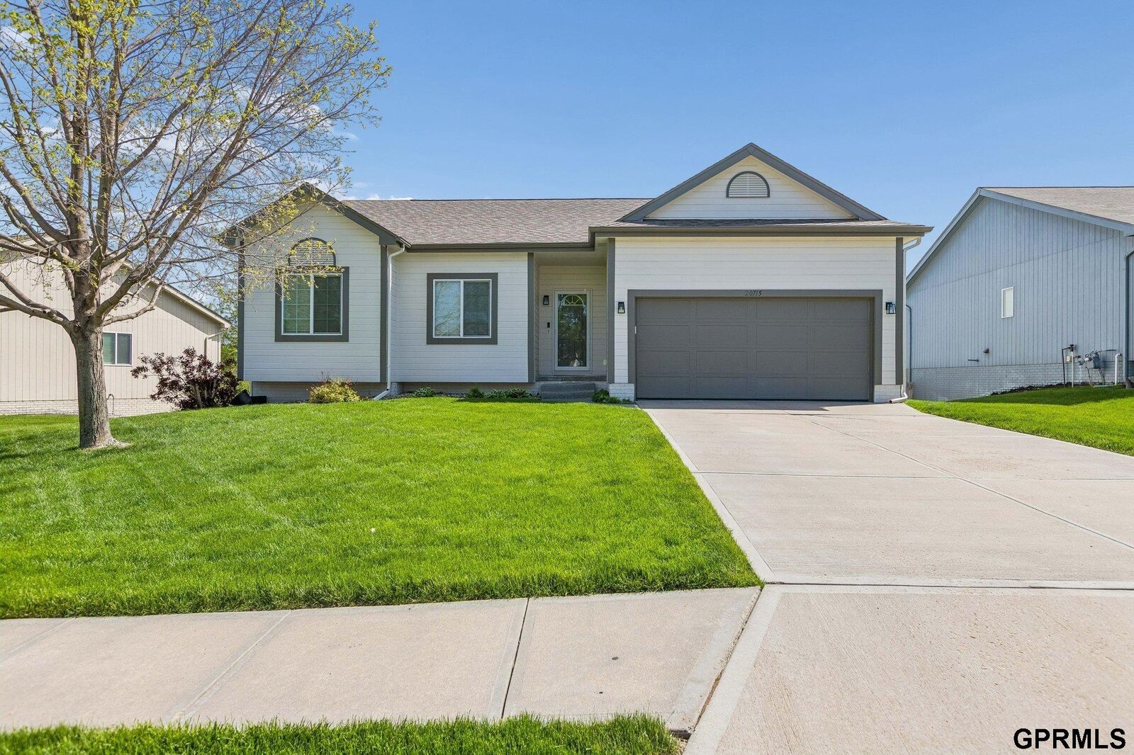 Property Photo: 20715 Locust Street NE 68028