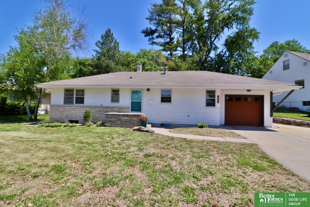 Property Photo:  1805 N 78 Street  NE 68114 
