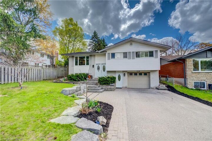 Property Photo:  209 Willowdale Avenue  ON N2J 3M2 