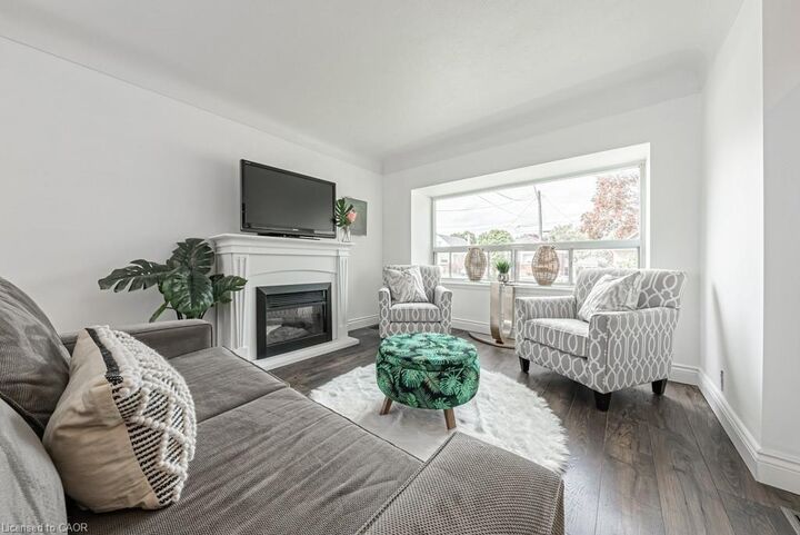 Property Photo:  42 Sharon Avenue 1  ON L8T 1E3 