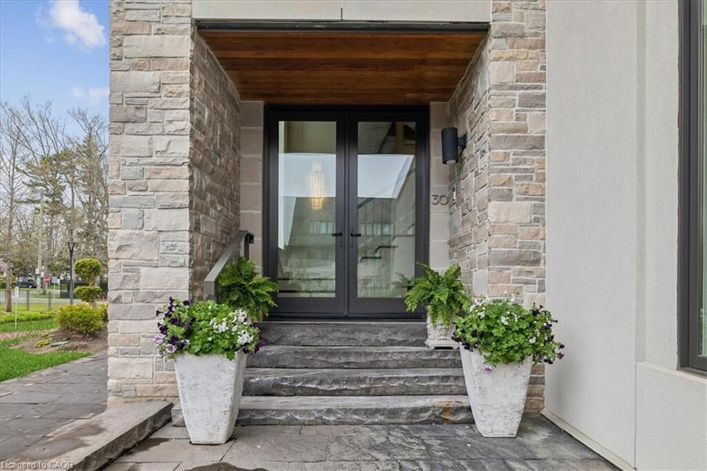 Property Photo:  10 Maple Grove Drive 30  ON L6J 0E1 