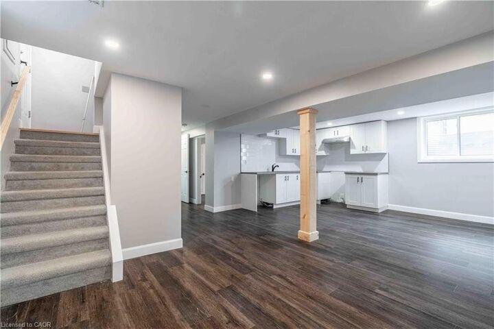 Property Photo:  42 Sharon Avenue 2  ON L8T 1E3 