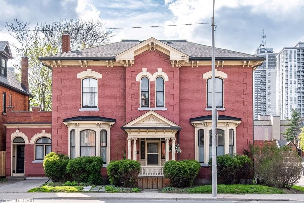 Property Photo:  58 Wellington Street S  ON L8N 2R1 