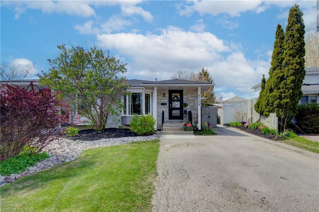Property Photo:  626 Settlersfield Court B  ON N2T 2K6 