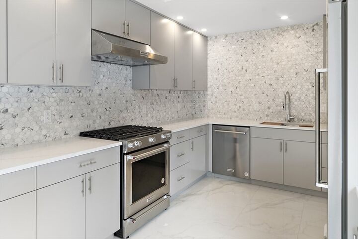Property Photo:  89 Hancock St 1  MA 02148 