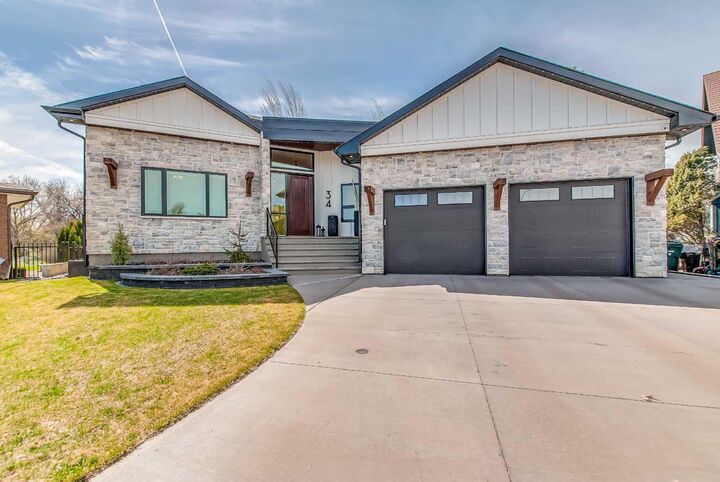 Property Photo:  34 Goldenrod Court SE  AB T1B 2S4 