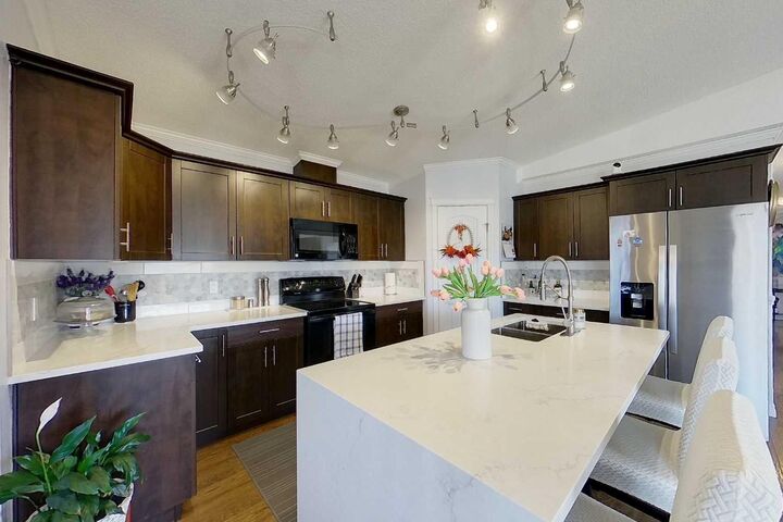 Property Photo:  509 12 Street SW  AB T0G 2A4 