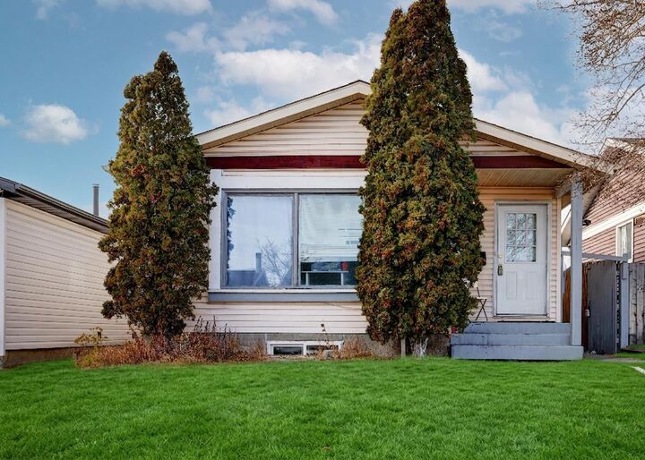 Property Photo:  164 Faldale Close NE  AB T3J 1V9 