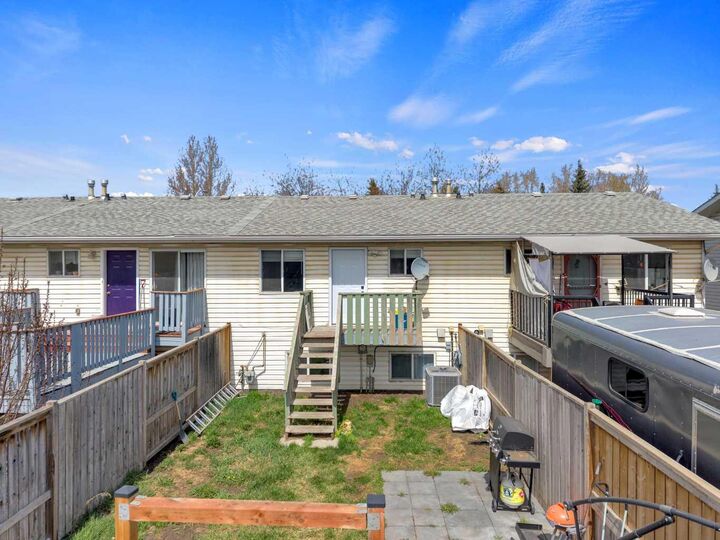 Property Photo:  4929 Womacks Road  AB T0M 0L1 