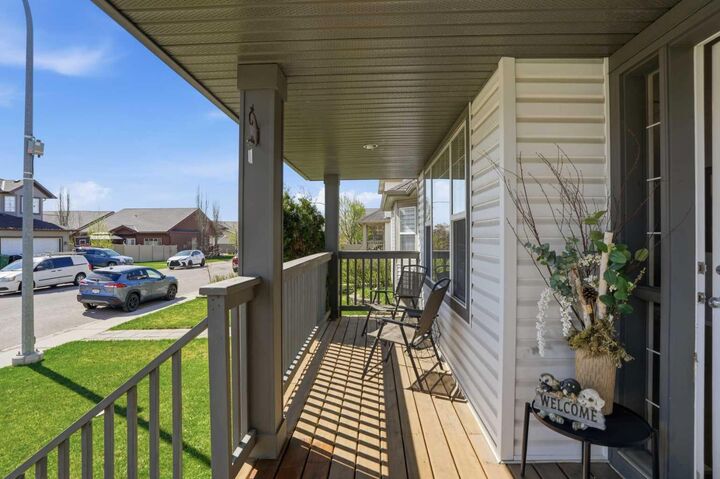Property Photo:  87 Bridlecrest Road SW  AB T2Y 5J2 