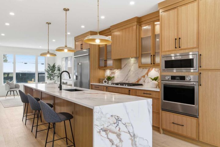 Property Photo:  2119 Mackay Road NW  AB T3B 1C9 