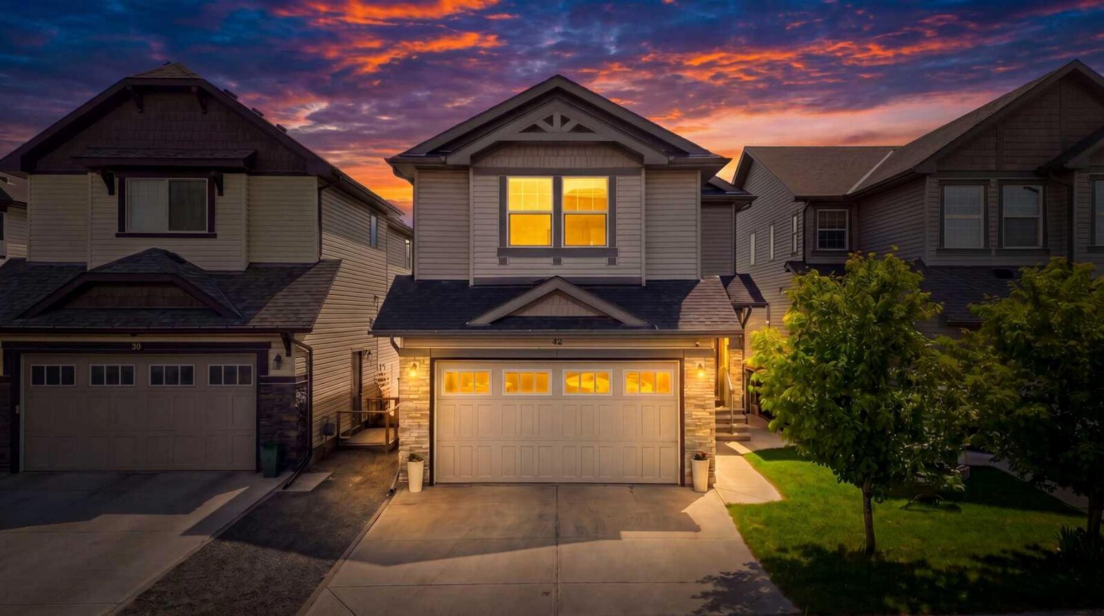Property Photo:  42 Skyview Point Rise NE  AB T3N 0G9 