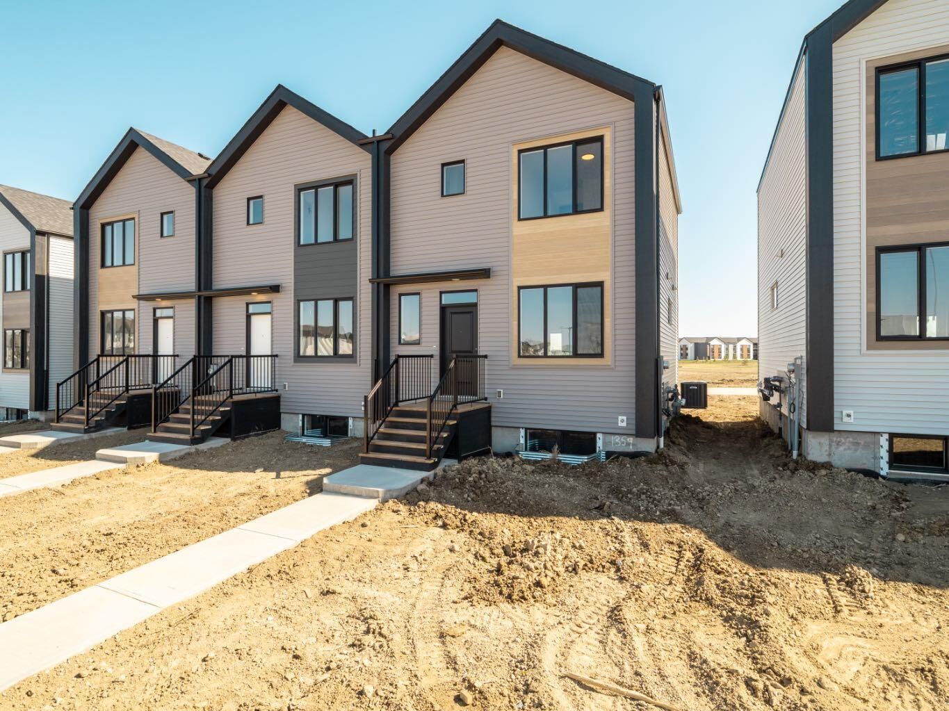 Property Photo:  1367 Abitibi Road W  AB T1J 5X4 