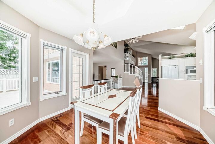 Property Photo:  1405 Shawnee Road SW  AB T2Y 2T1 