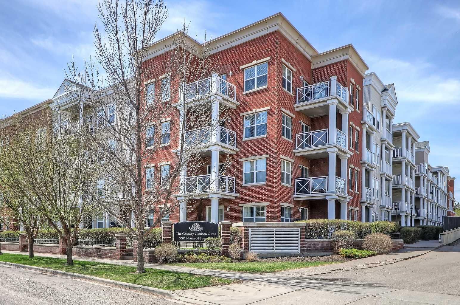 Property Photo:  5605 Henwood Street SW 3501  AB T3E 7R2 