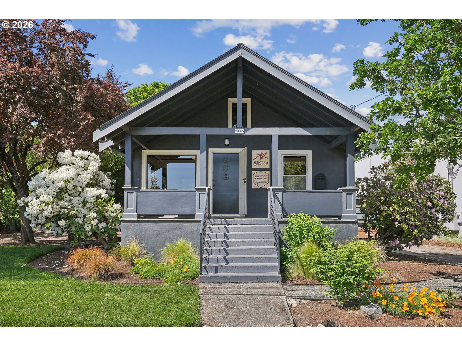 Property Photo: 2105 SE Ochoco St OR 97222