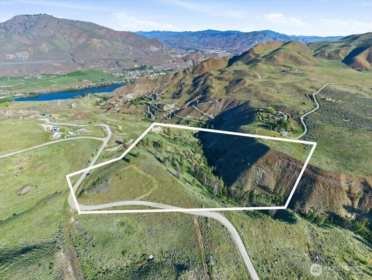 Property Photo:  25  Chelan Hills Acres Road  WA 98843 