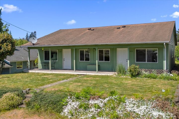 Property Photo:  2215  Jackson Avenue  WA 98203 