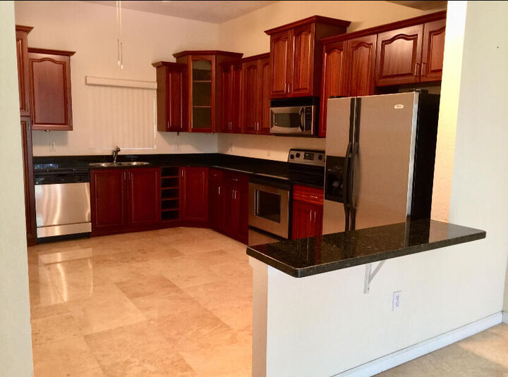 Property Photo: 1610 Presidential Way B-305 FL 33401