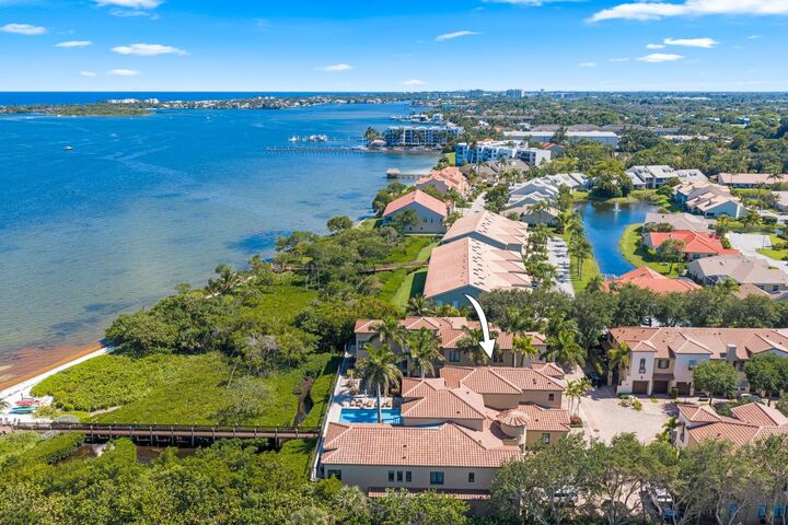 Property Photo:  920 Via Villagio  FL 33462 