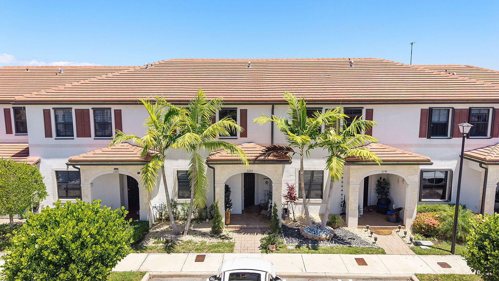Property Photo:  3253 W 106th Terrace 3253  FL 33018 