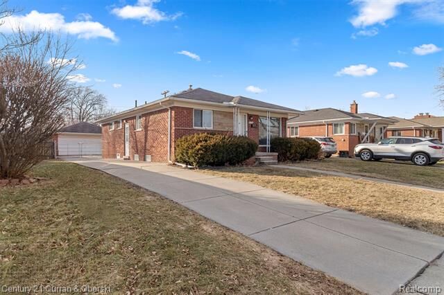 Property Photo:  4170 Lincoln Boulevard  MI 48125 