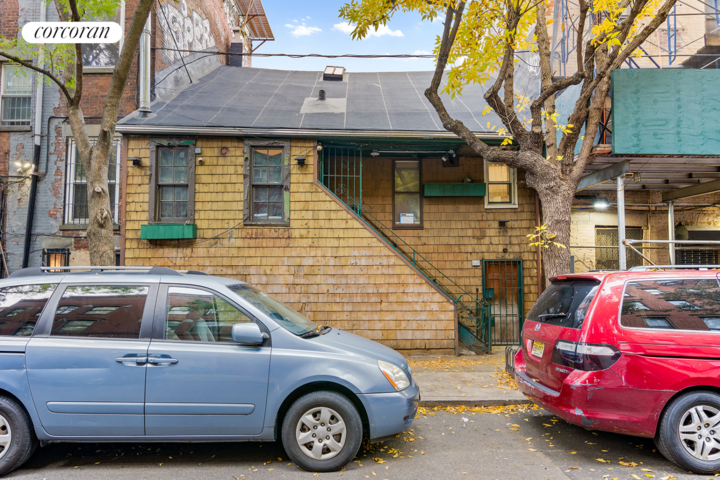 Property Photo:  392 West Street  NY 10014 