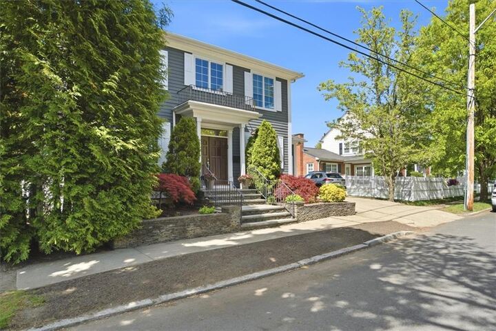 Property Photo:  32 Mount Avenue  RI 02906 