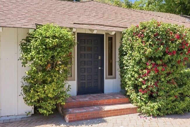 Property Photo:  1875 University Avenue  CA 94301 