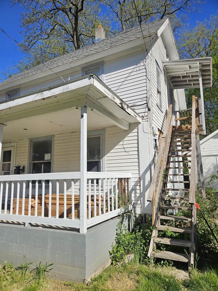 Property Photo: 231 E Racine Street WI 53545