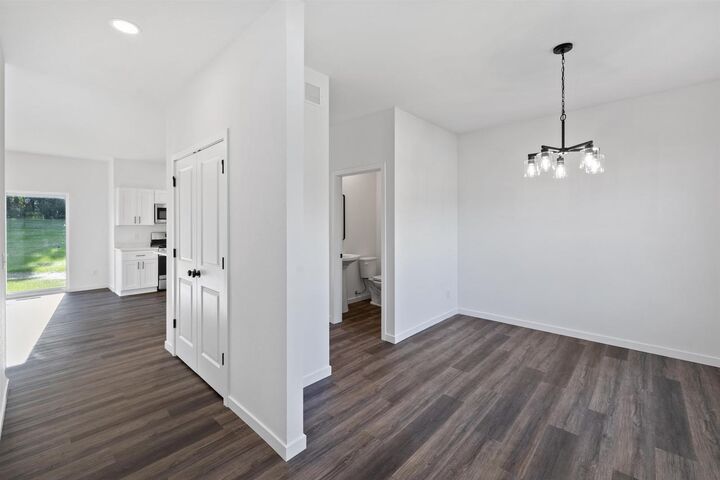 Property Photo:  505 Ridge Court  WI 53576 