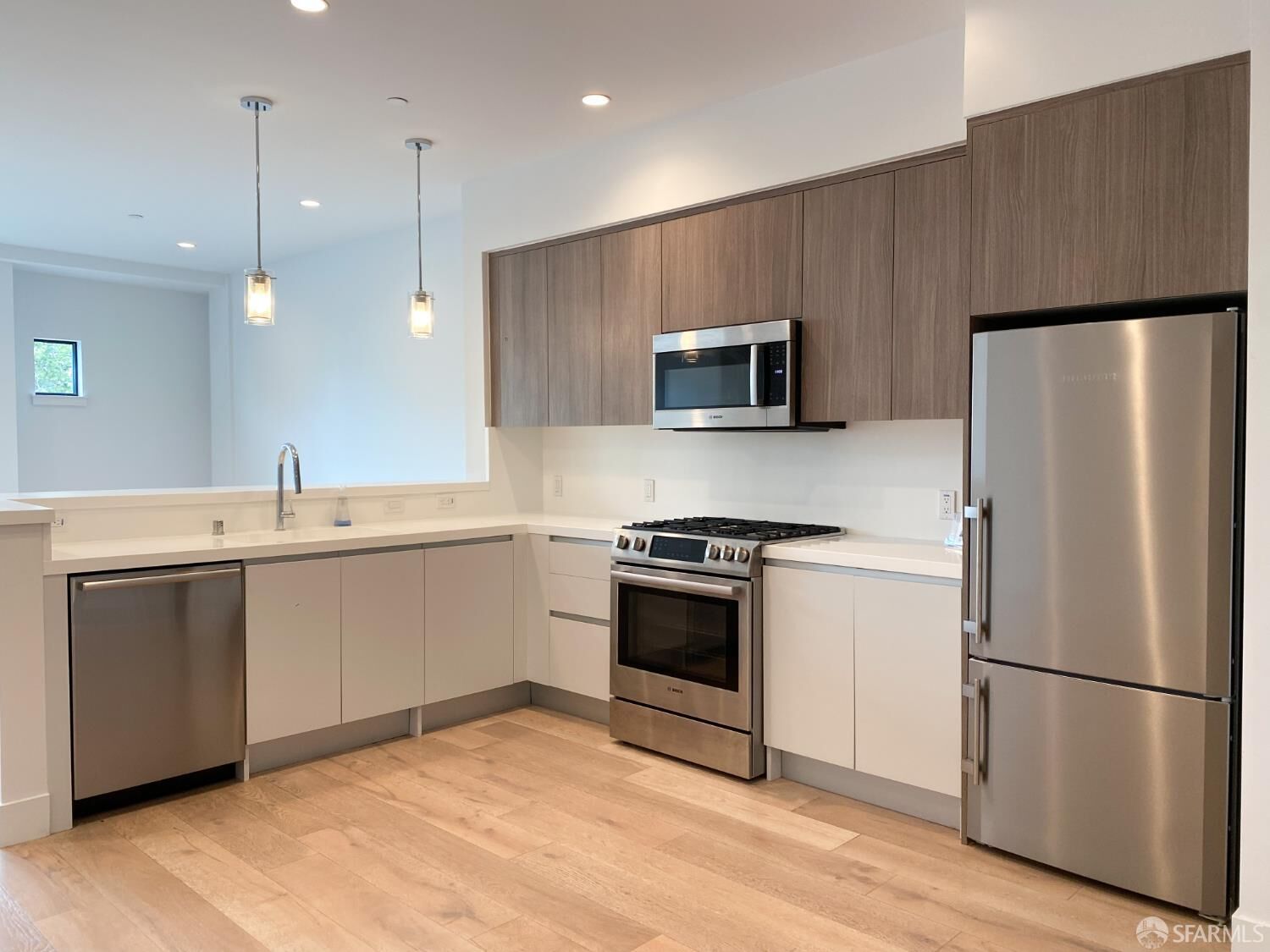 Property Photo:  2747 San Pablo Avenue 406  CA 94702 