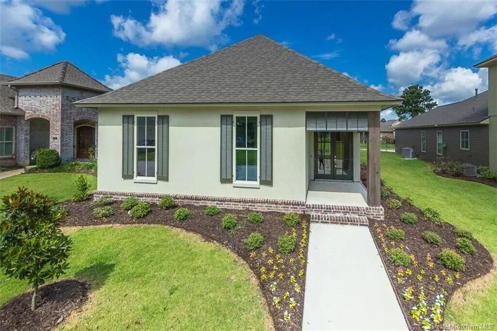 Property Photo:  5834 Lakeview Lane  LA 70605 