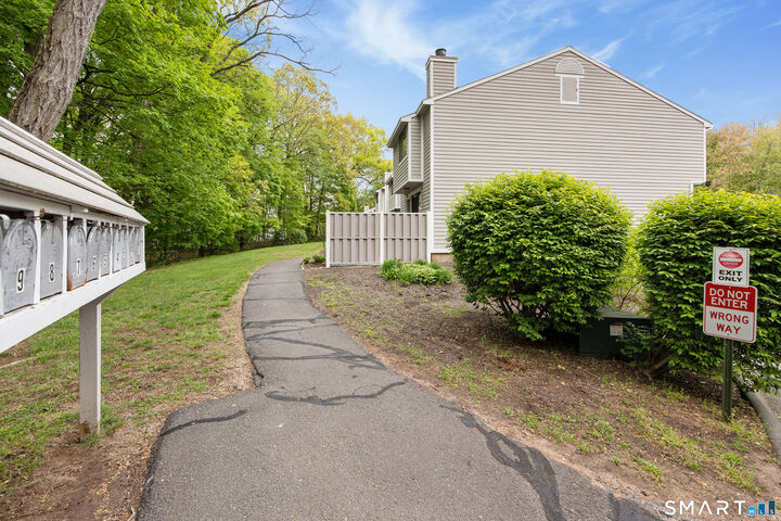 Property Photo: 10 Ives Hill Court 10 CT 06410