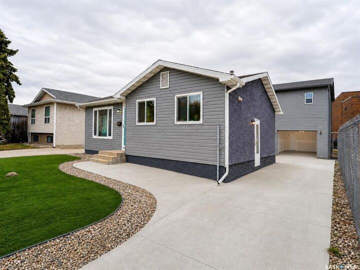 Property Photo:  1739 Fleet Street  SK S4N 6B4 