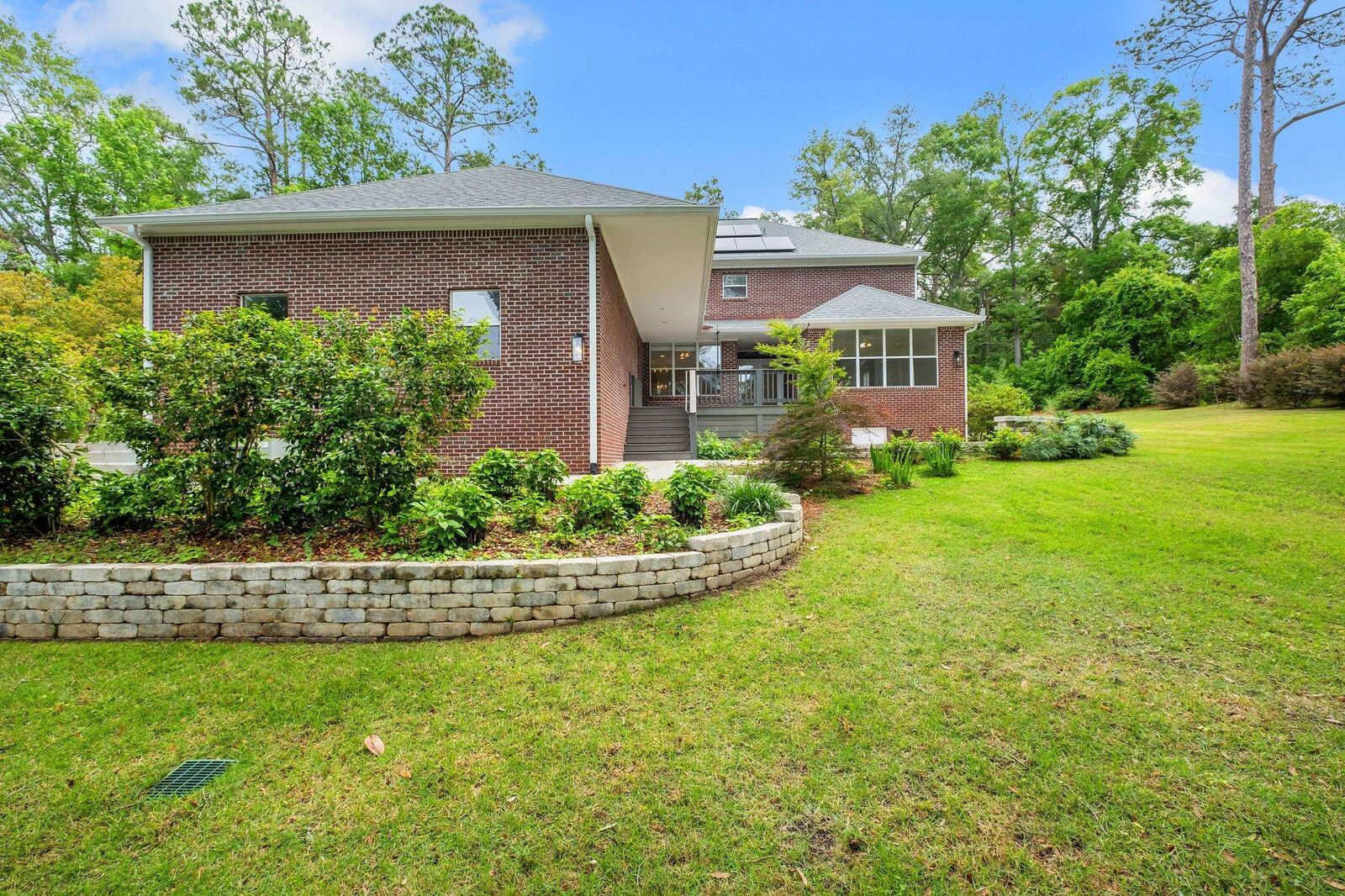 Property Photo:  2021 Winthrop Way  FL 32308 