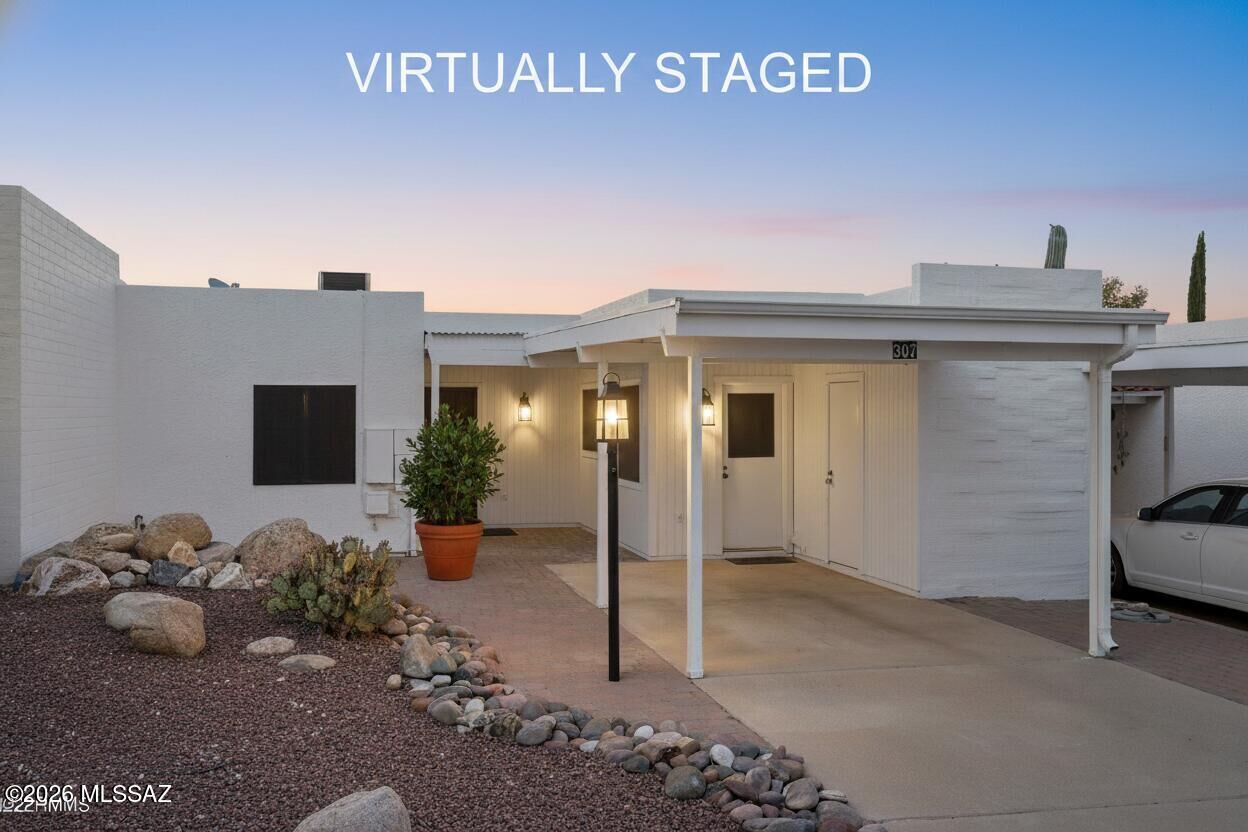 Property Photo:  307 N Calle Del Chancero  AZ 85614 