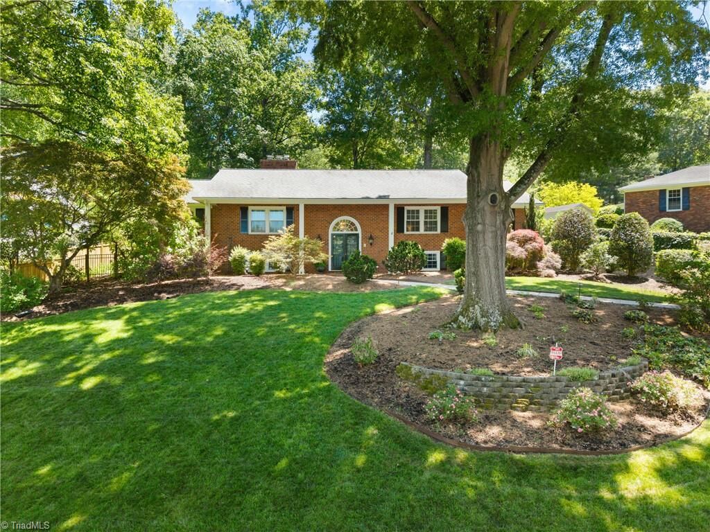 Property Photo:  440 Sherwood Forest Road  NC 27104 