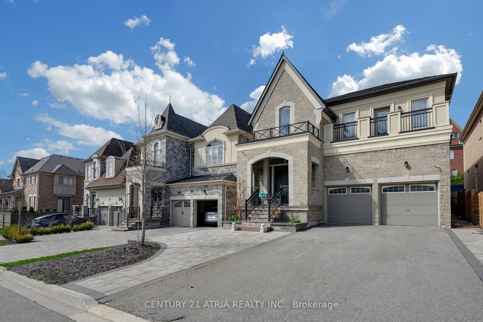 Property Photo:  20 Baldry Avenue  ON L6A 4X7 