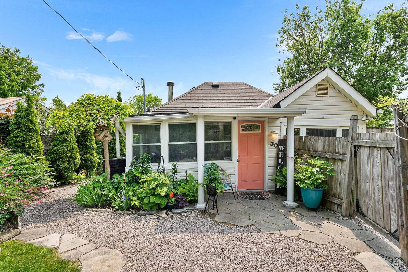 Property Photo: 30 Parkhill Drive ON L4A 2G1