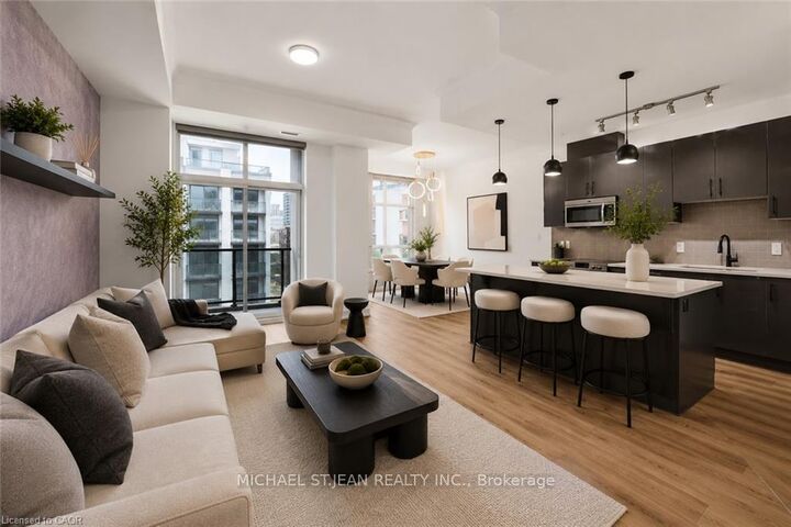 90 Charlton Avenue W 801 — photo 1