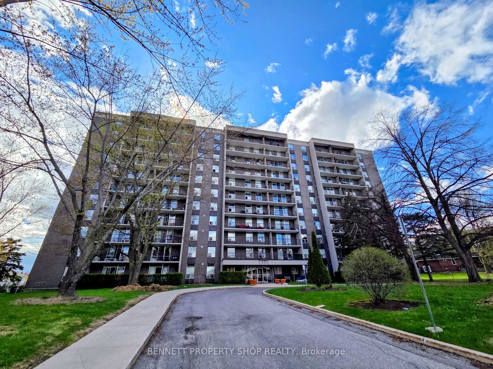 Property Photo: 2400 Virginia Drive 1007 ON K1H 8L3